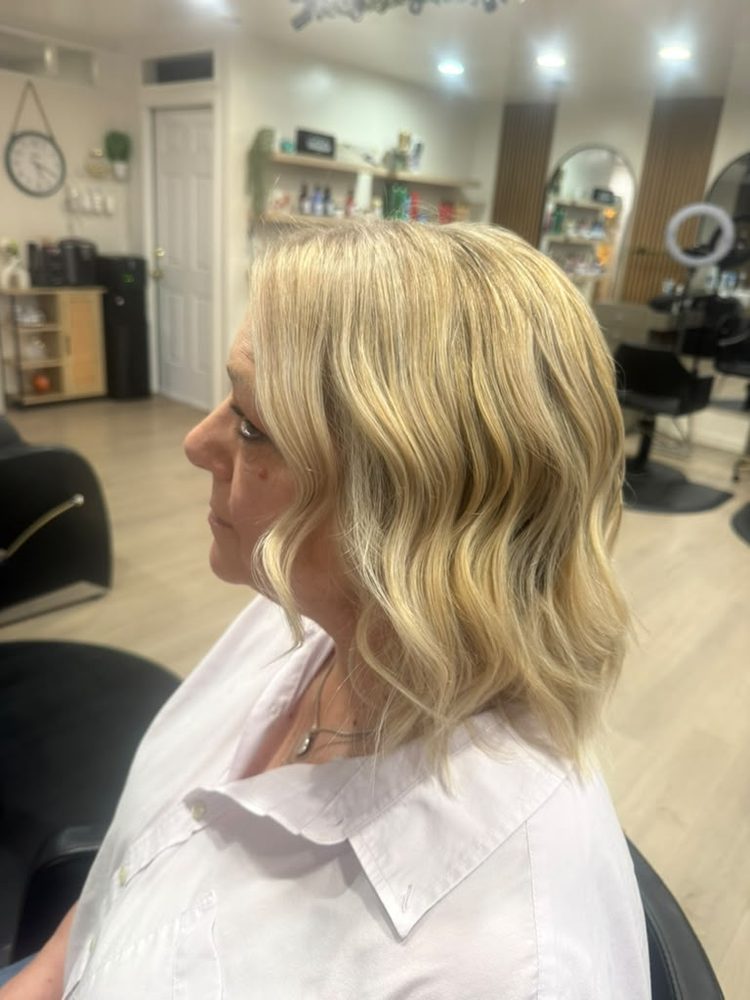 Buttery blonde waves on a soft lob, side view, Hair Palette Beauty Salon, El Cajon